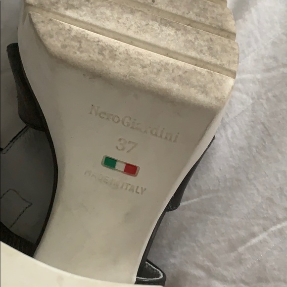 Leather sandals - Picture 4 of 10